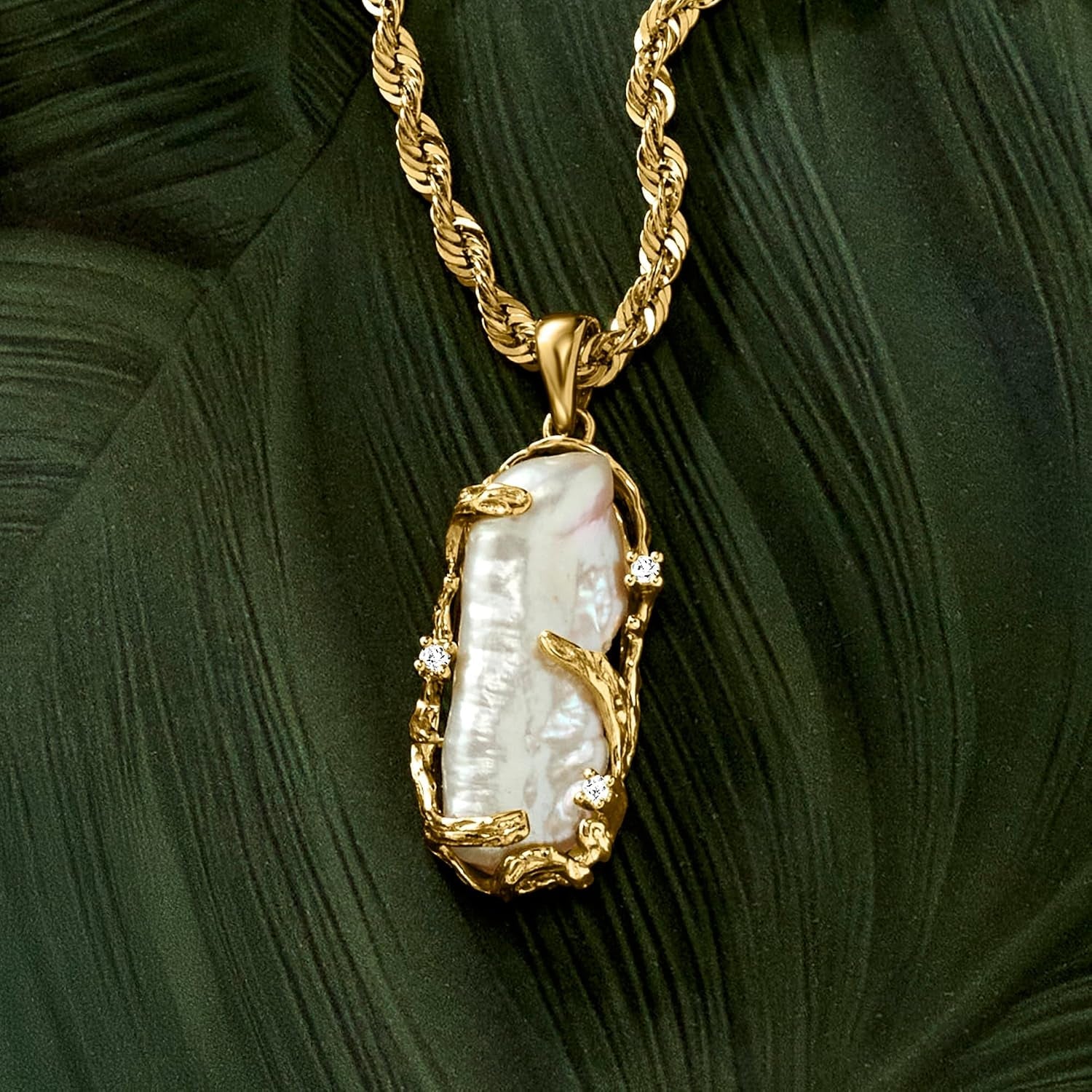 20X8Mm Cultured Baroque Pearl Pendant with Diamonds in 14Kt Yellow Gold - My Store